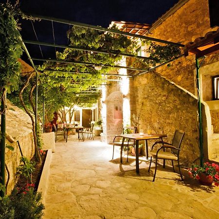 Paradise Stone Apartments Bol Dış mekan fotoğraf