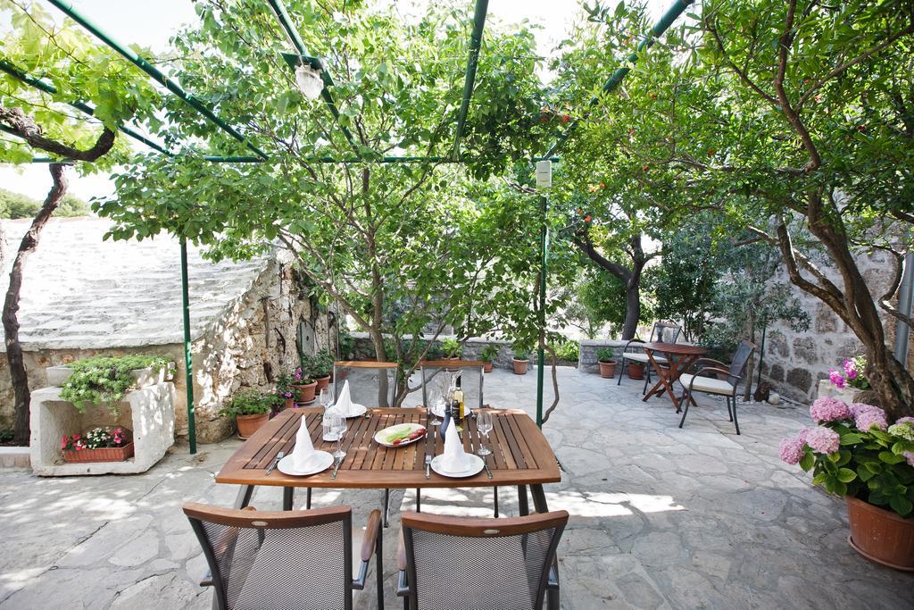 Paradise Stone Apartments Bol Dış mekan fotoğraf