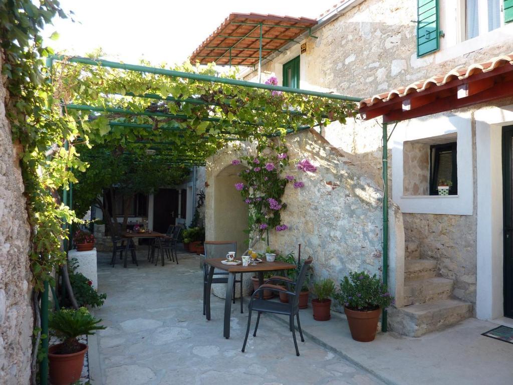 Paradise Stone Apartments Bol Dış mekan fotoğraf