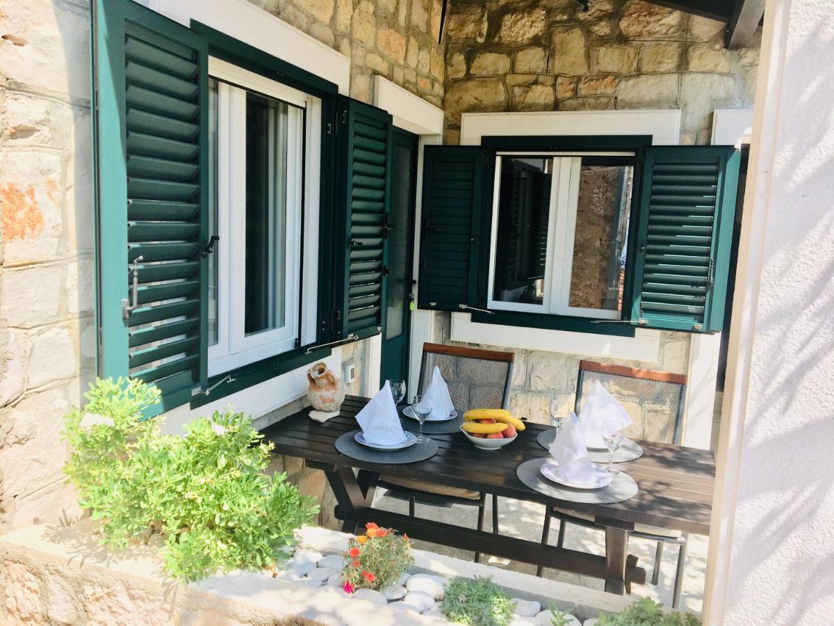 Paradise Stone Apartments Bol Dış mekan fotoğraf