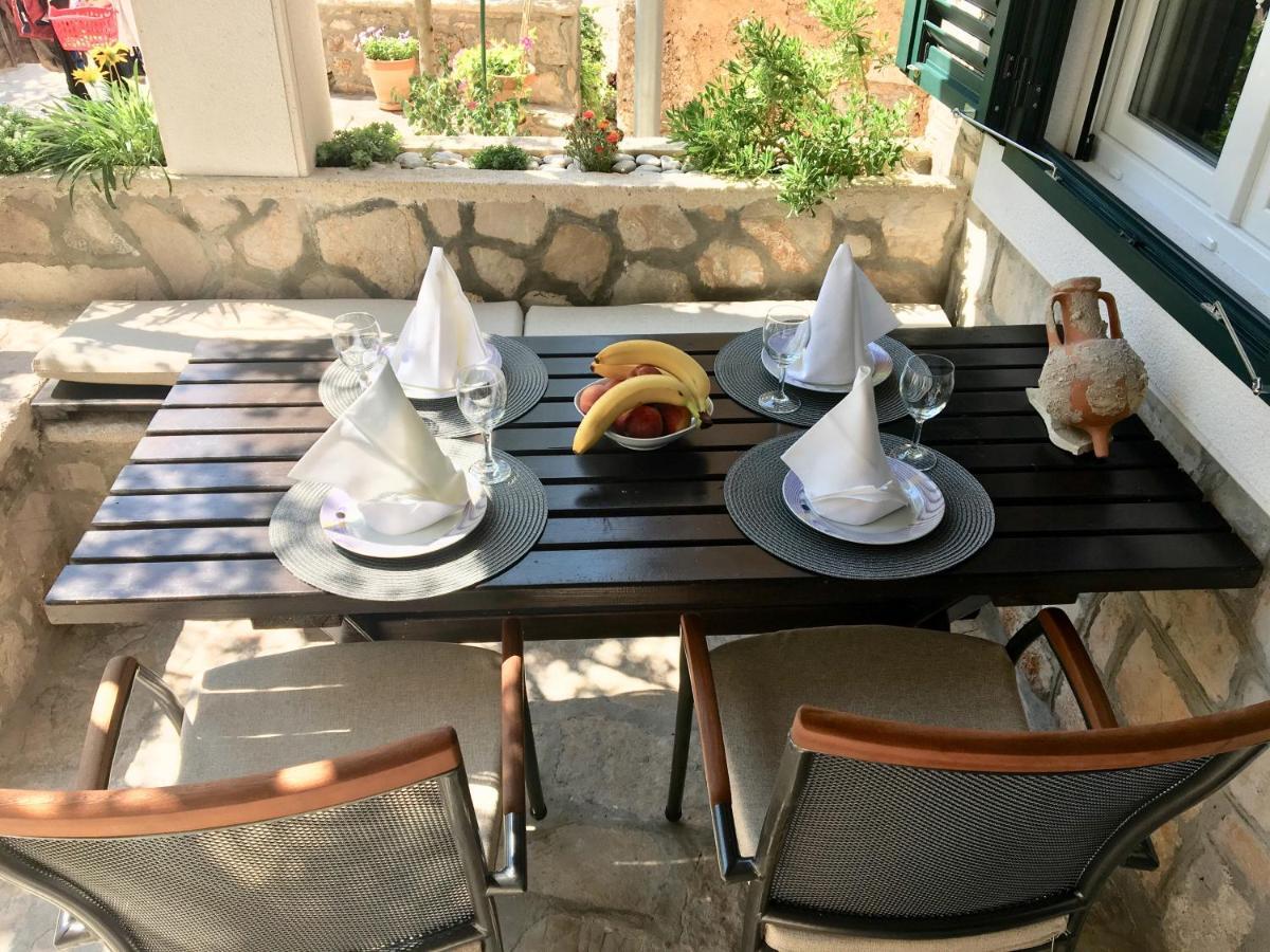 Paradise Stone Apartments Bol Dış mekan fotoğraf